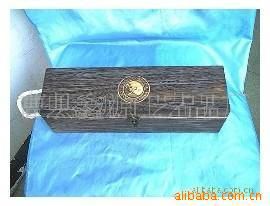 供應各種尺寸的柳編野餐藍